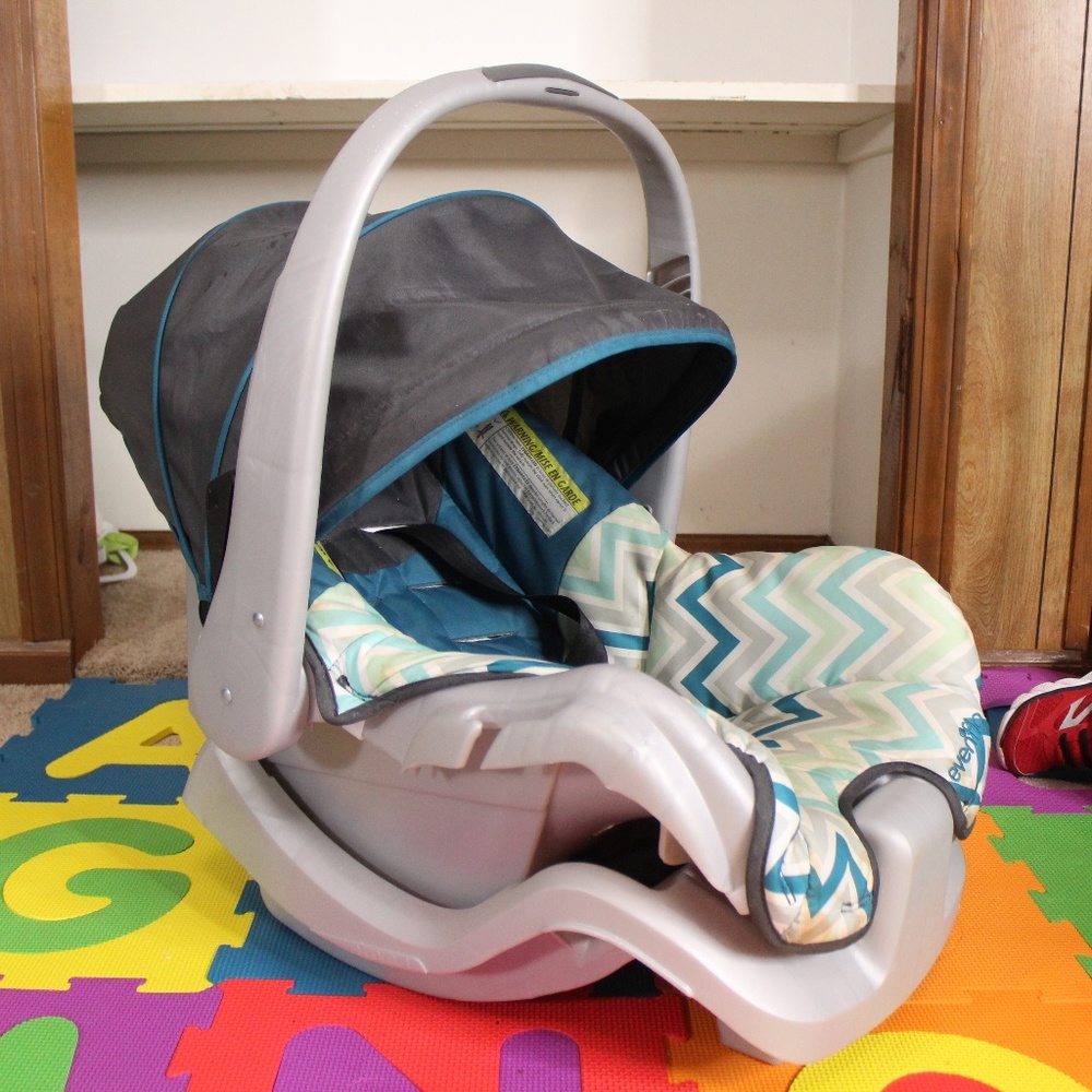 Evenflo Nurture Infant Car Seat & CarSeat Base